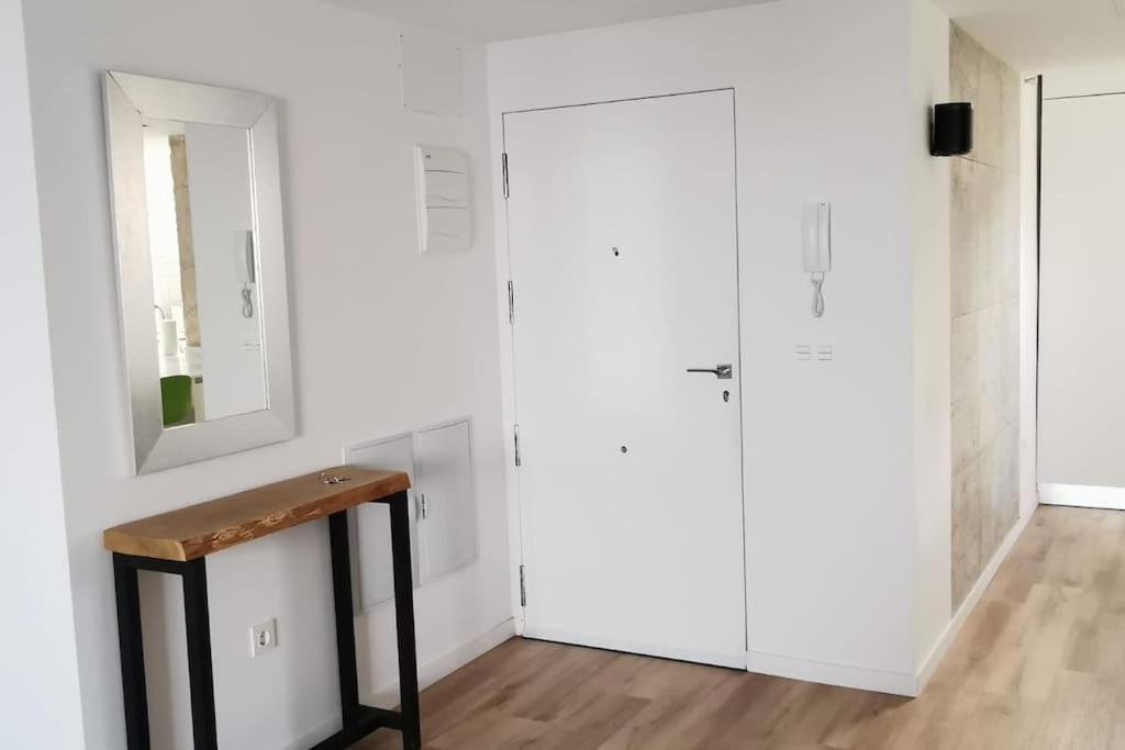 Lujoso Apartamento En Primera Linea De Playa Alicante Exteriör bild