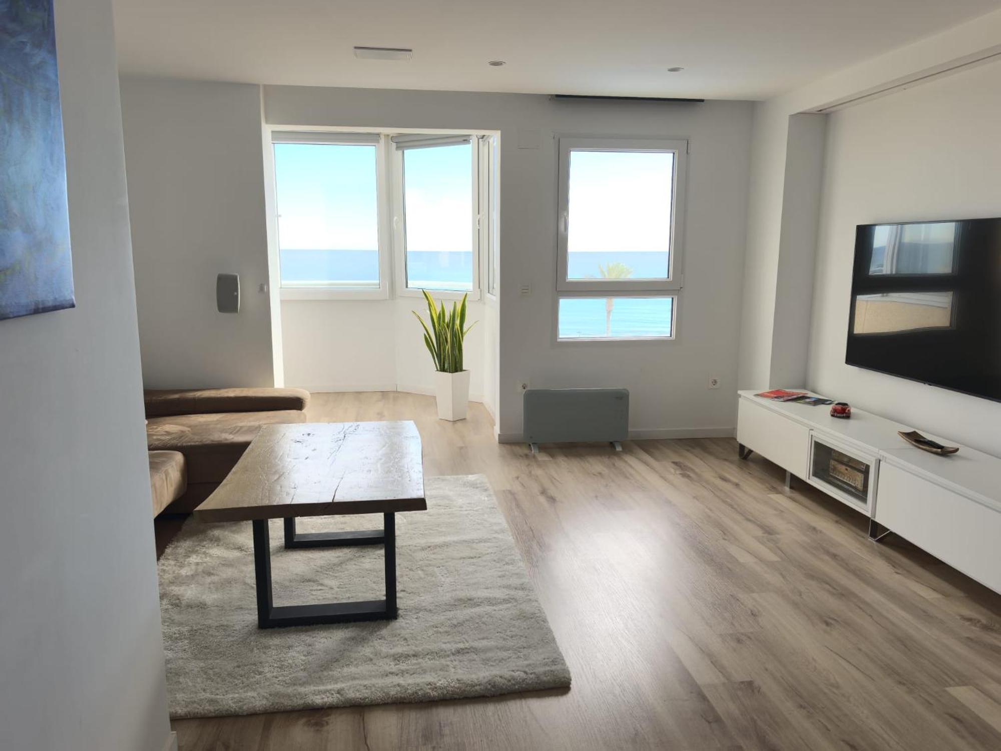 Lujoso Apartamento En Primera Linea De Playa Alicante Exteriör bild