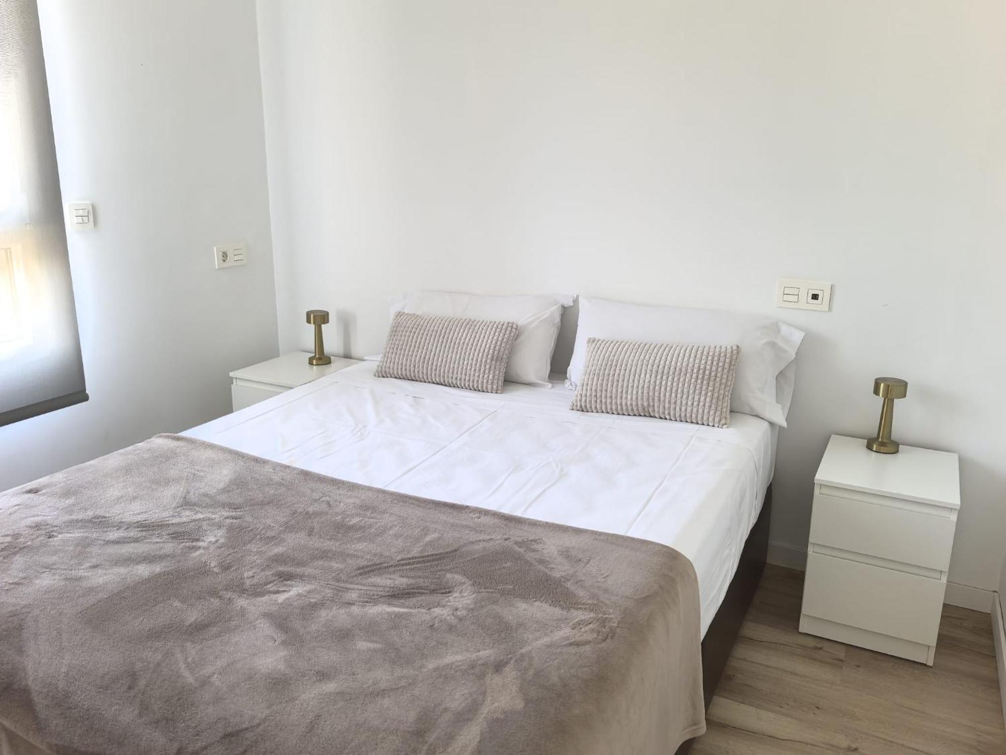 Lujoso Apartamento En Primera Linea De Playa Alicante Exteriör bild